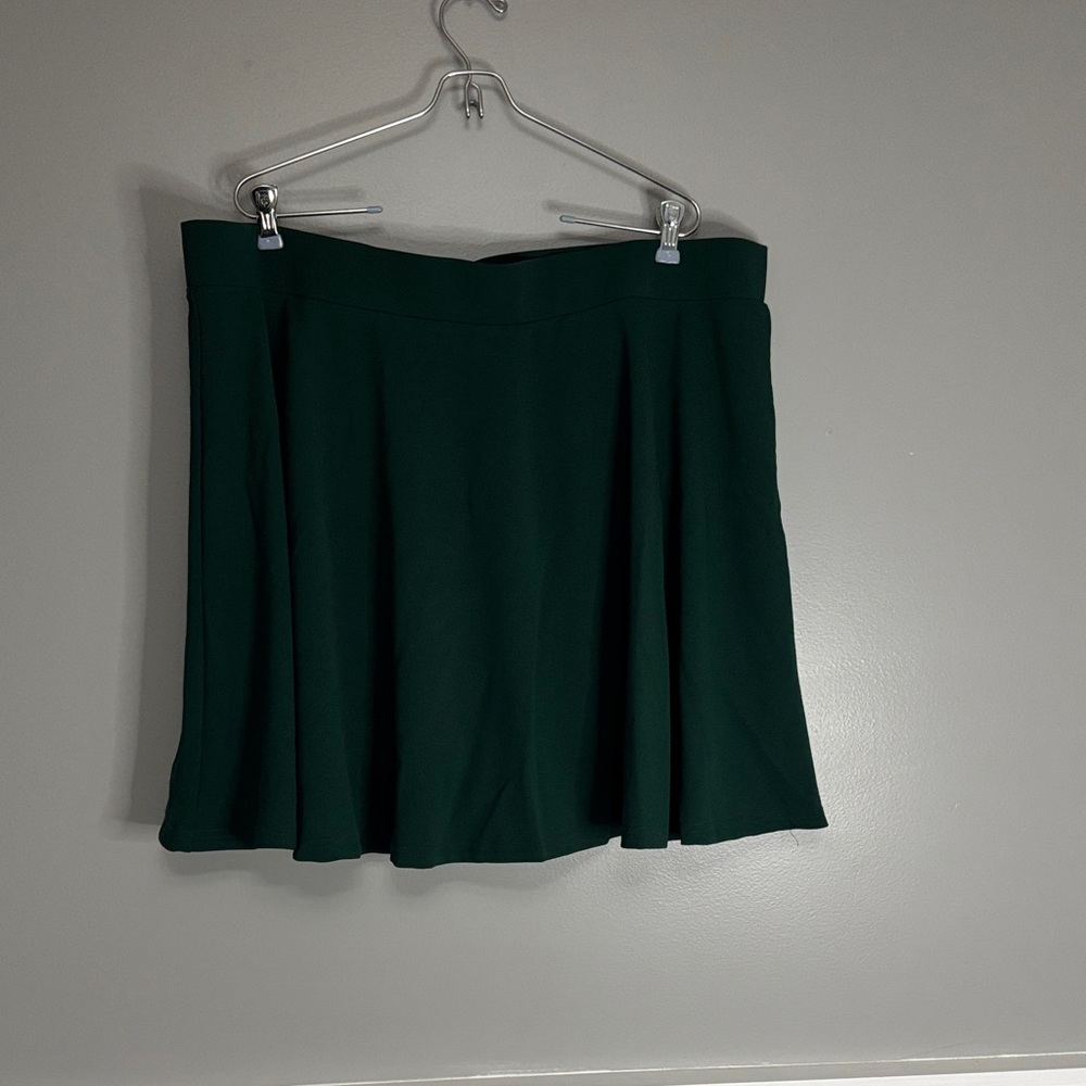 Chic Forest Green Skort